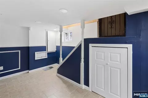 Entry Way - 75 Pine St, Hackensack, NJ 07601 photo 2 of 3