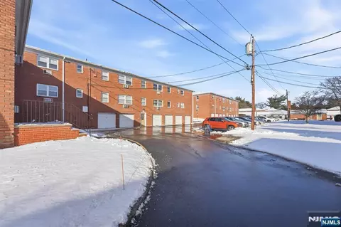 Exterior - 28 Knox Ter, Wayne, NJ 07470 photo 1 of 1