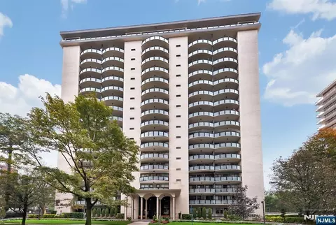 125 Prospect Ave #16C, Hackensack, NJ 07601