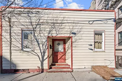 6307 Dewey Ave, West New York, NJ 07093