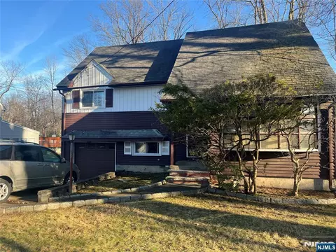539 Sandra Pl, Teaneck, NJ 07666