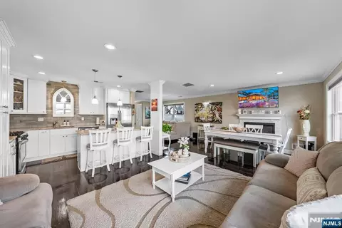 117 Central Ave # A, Lodi, NJ 07644