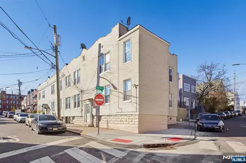 17 Myrtle Ave, Jersey City, NJ 07305