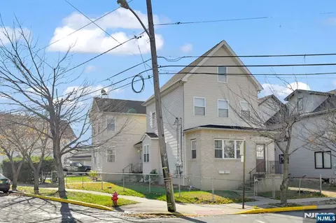48 Main Ave, Wallington, NJ 07057