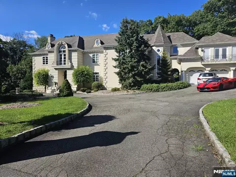 28 Buckingham Dr, Alpine, NJ 07620