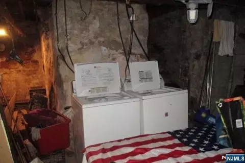 197 Fairmount Ave, Newark, NJ 07103