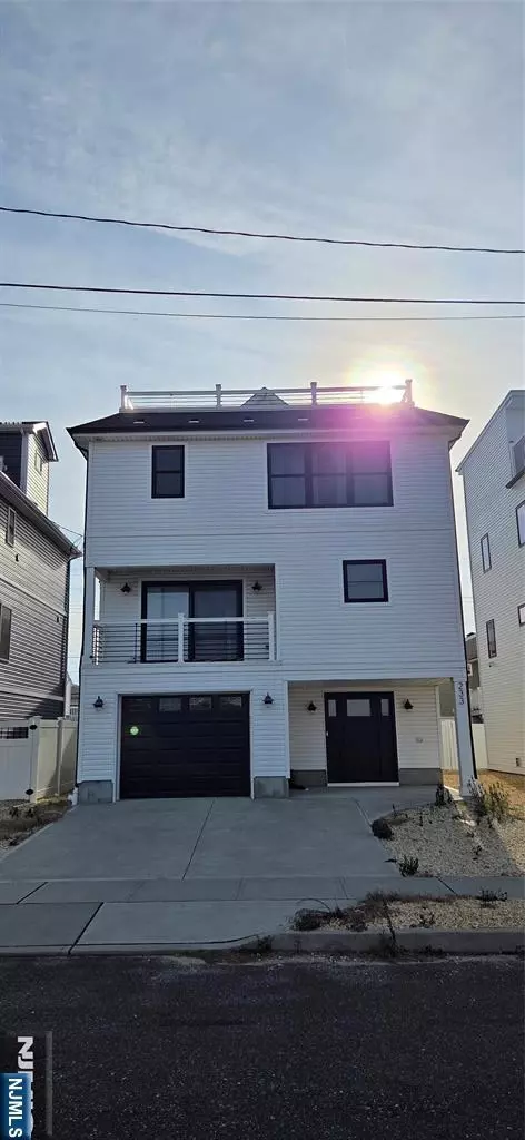 233 Dewey Dr, Seaside Heights, NJ 08751