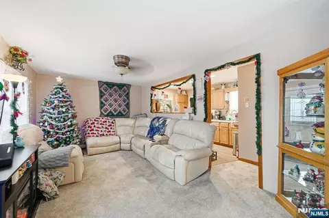 12 Quill St, West Milford, NJ 07480