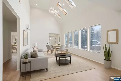 109 Monmouth Ave, Wayne, NJ 07470