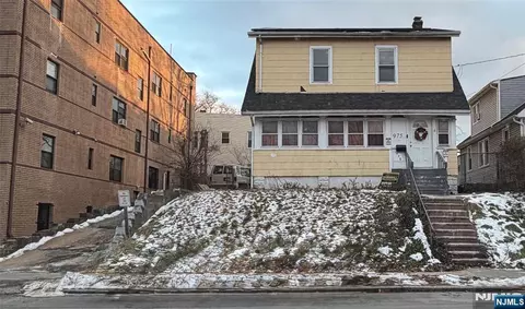 973-975 18th Ave, Newark, NJ 07106