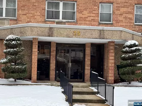 25 Jefferson St #3D, Hackensack, NJ 07601