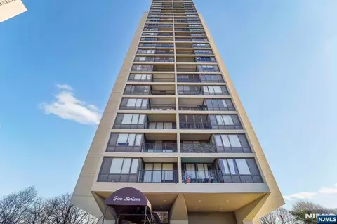 5 Horizon Rd #2504, Fort Lee, NJ 07024