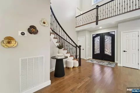 Entry Way - 24 Holmes Ln, Wayne, NJ 07470 photo 1 of 11