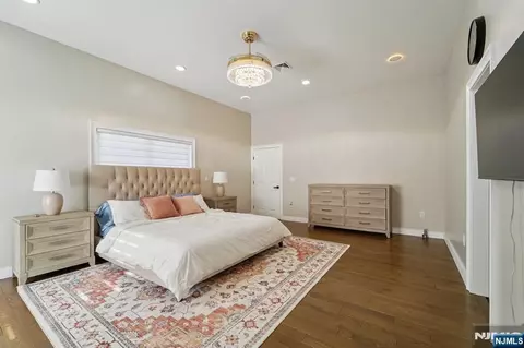 Bedroom - 24 Holmes Ln, Wayne, NJ 07470 photo 3 of 6