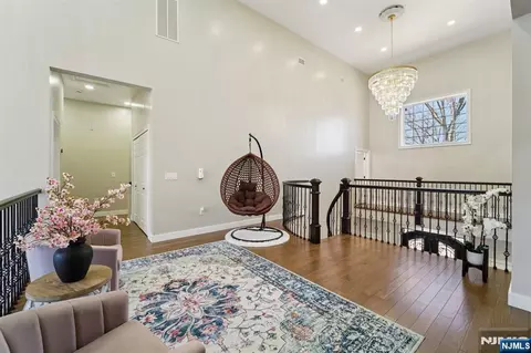 Entry Way - 24 Holmes Ln, Wayne, NJ 07470 photo 10 of 11