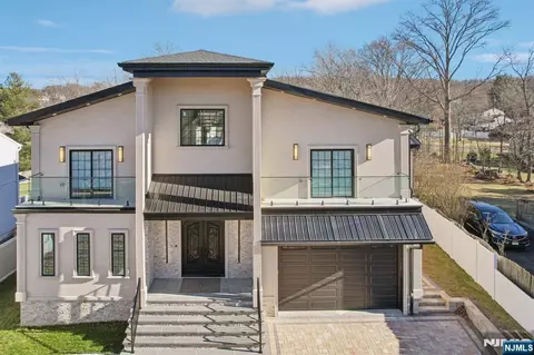 Exterior - 24 Holmes Ln, Wayne, NJ 07470 photo 4 of 8