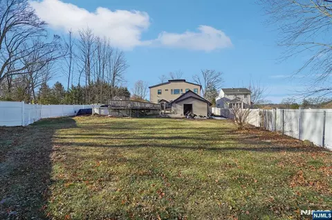 Exterior - 24 Holmes Ln, Wayne, NJ 07470 photo 8 of 8