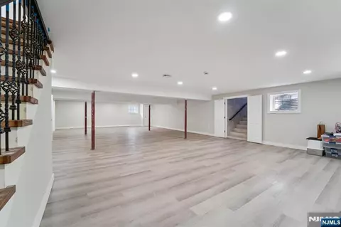 Entry Way - 24 Holmes Ln, Wayne, NJ 07470 photo 11 of 11