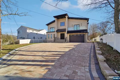 Exterior - 24 Holmes Ln, Wayne, NJ 07470 photo 3 of 8