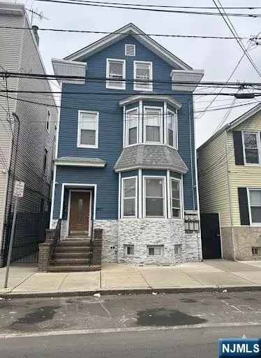 267 Walnut St, Newark, NJ 07105