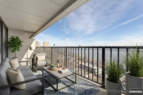 3 Horizon Rd # 1004, Fort Lee, NJ 07024