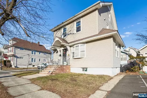 228 Totowa Rd, Totowa, NJ 07512