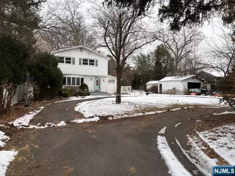 496 Cedar Ln, Paramus, NJ 07652