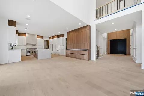 278 Columbia Ter, Paramus, NJ 07652 photo 1