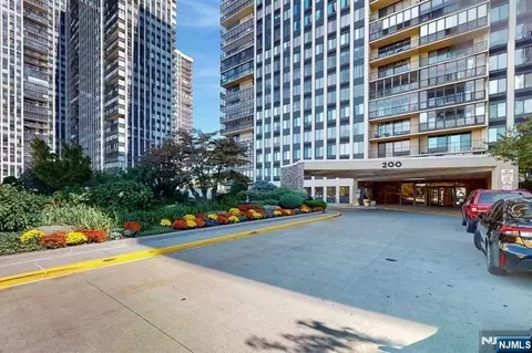 200 Winston Dr #418, Cliffside Park, NJ 07010