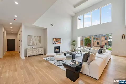 144 Demarest Ave, Englewood Cliffs, NJ 07632