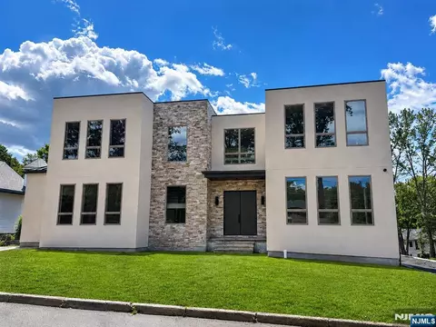 144 Demarest Ave, Englewood Cliffs, NJ 07632