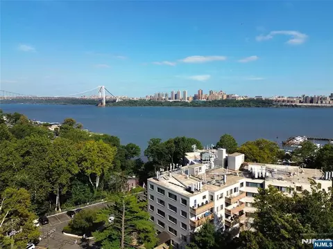 1375 River #LG, Edgewater, NJ 07020