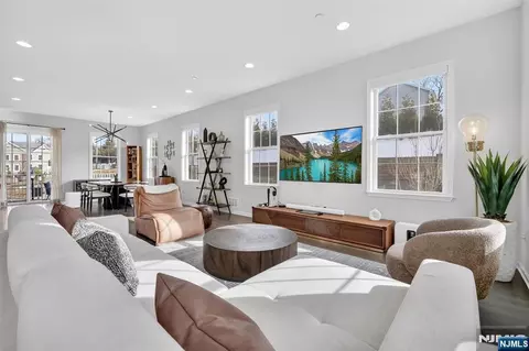 223 Bradley Dr, Wood Ridge, NJ 07075