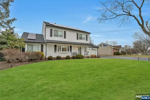 111 Crain Rd, Paramus, NJ 07652 photo 1