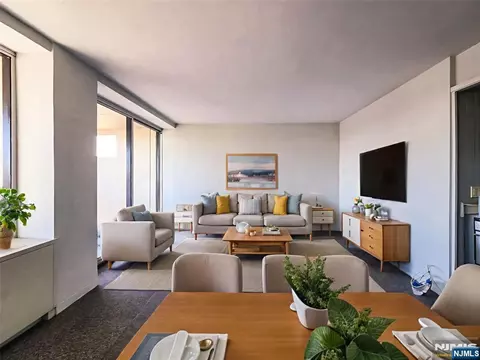 1 Horizon #811, Fort Lee, NJ 07024