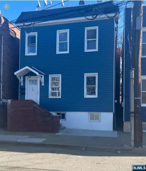 19 Summer St, Lodi, NJ 07644