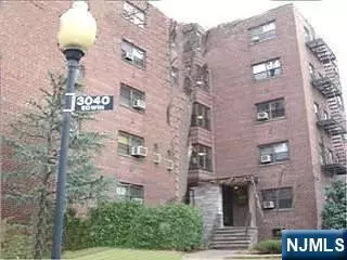 3020 Edwin Ave #2J, Fort Lee, NJ 07024