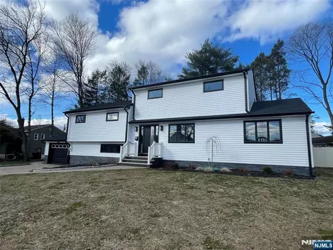 229 Standish Rd, Paramus, NJ 07652