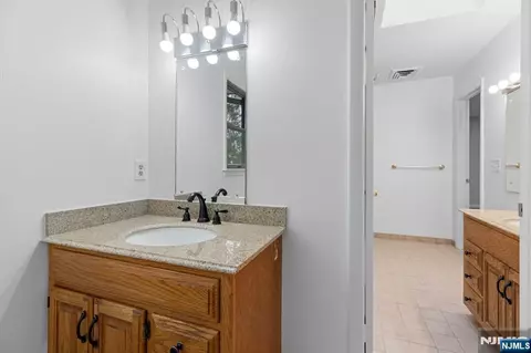 Bath - 229 Standish Rd, Paramus, NJ 07652 photo 6 of 7