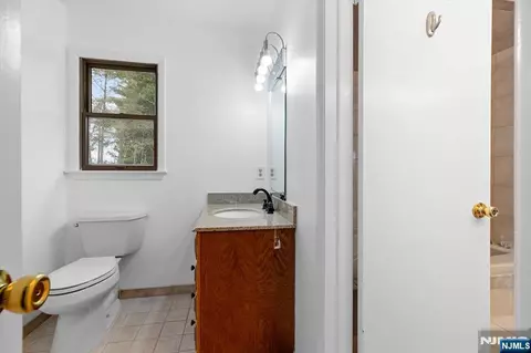 Bath - 229 Standish Rd, Paramus, NJ 07652 photo 5 of 7