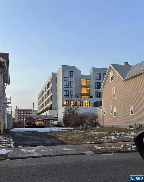 433 Park St, Hackensack, NJ 07601