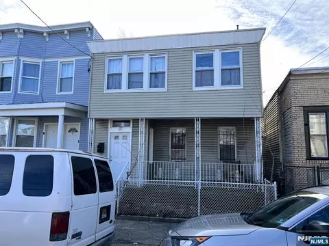 25 Bostwick Ave, Jersey City, NJ 07305