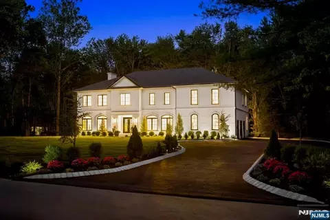 16 Old Farms Rd, Saddle River, NJ 07458