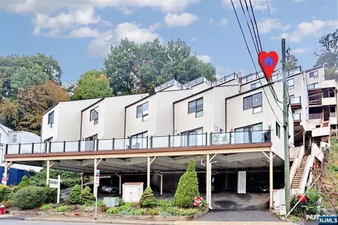 1110 River Rd #105, Edgewater, NJ 07020