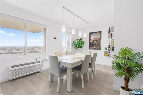 Dining - 307 Prospect Ave #17D, Hackensack, NJ 07601 photo 1 of 2