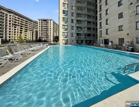 Exterior - 307 Prospect Ave #17D, Hackensack, NJ 07601 photo 3 of 6