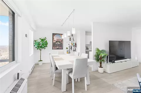 Dining - 307 Prospect Ave #17D, Hackensack, NJ 07601 photo 2 of 2