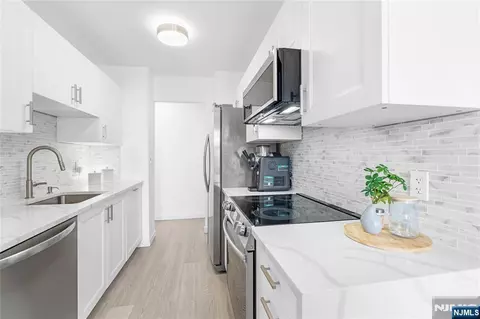 Kitchen - 307 Prospect Ave #17D, Hackensack, NJ 07601 photo 1 of 3