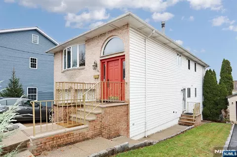 140 Prospect St, Hasbrouck Heights, NJ 07604