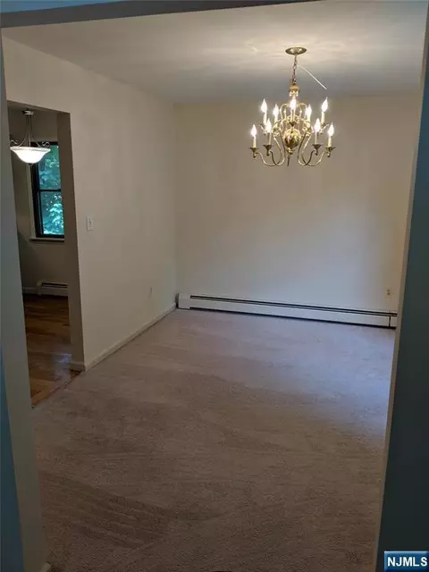 Dining - 39 1 2 Smith, Waldwick, NJ 07463 photo 1 of 1